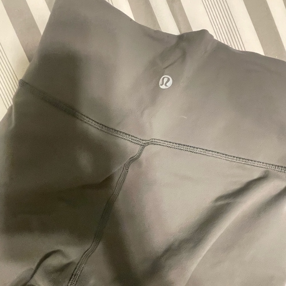 Lulu lemon crop pants